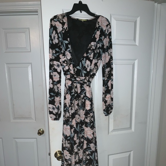 Wrap Dress - Picture 3 of 4